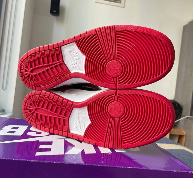 Size 10 - Nike Sb Dunk Low -pack Chicago Red Black