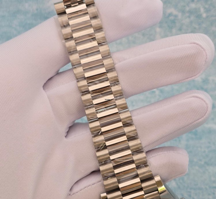 Rolex Day-date 40 2024 Brand New Full Set With White Tag important