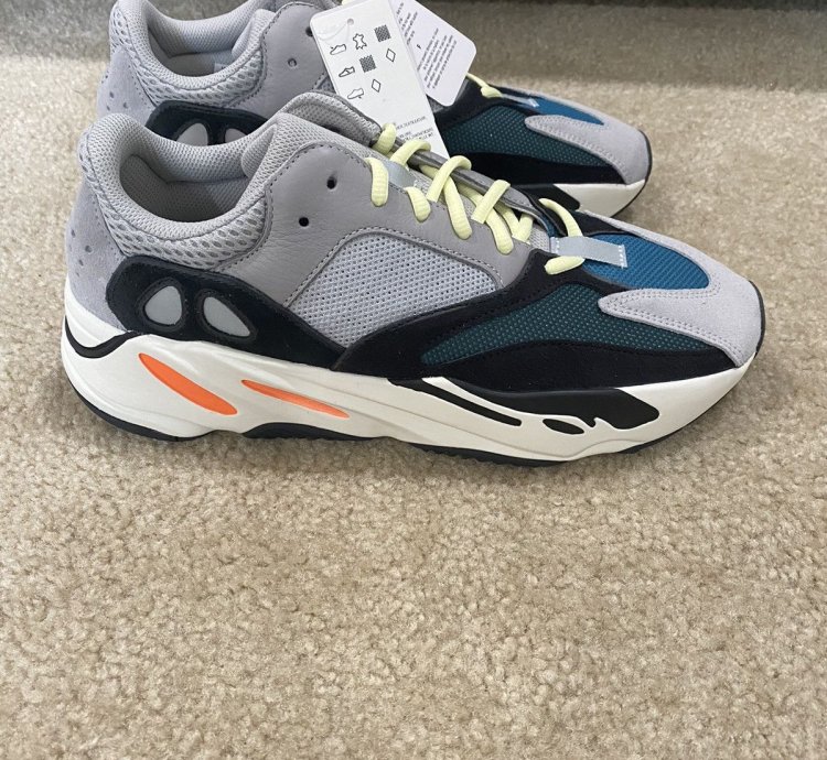 Adidas Yeezy Boost 700 Wave Runner brand New No Box- Us10