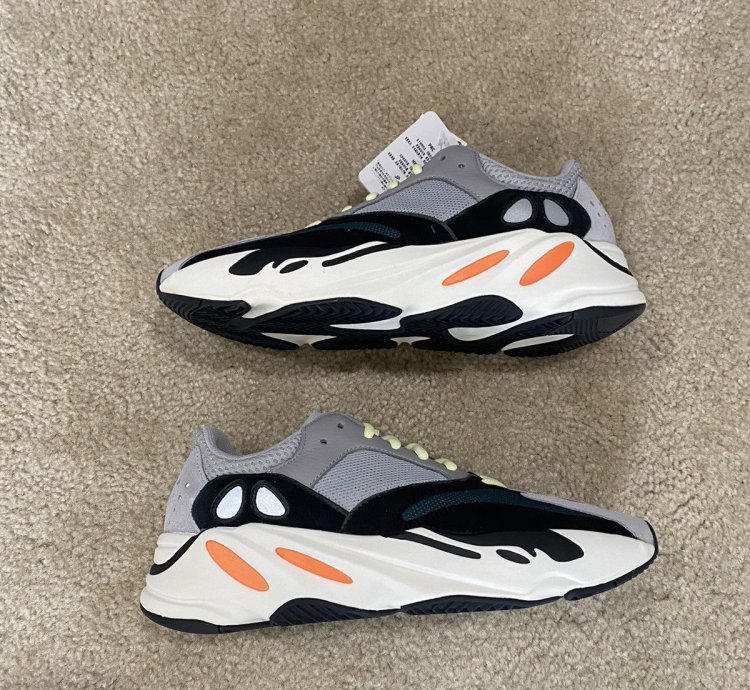 Adidas Yeezy Boost 700 Wave Runner brand New No Box- Us10