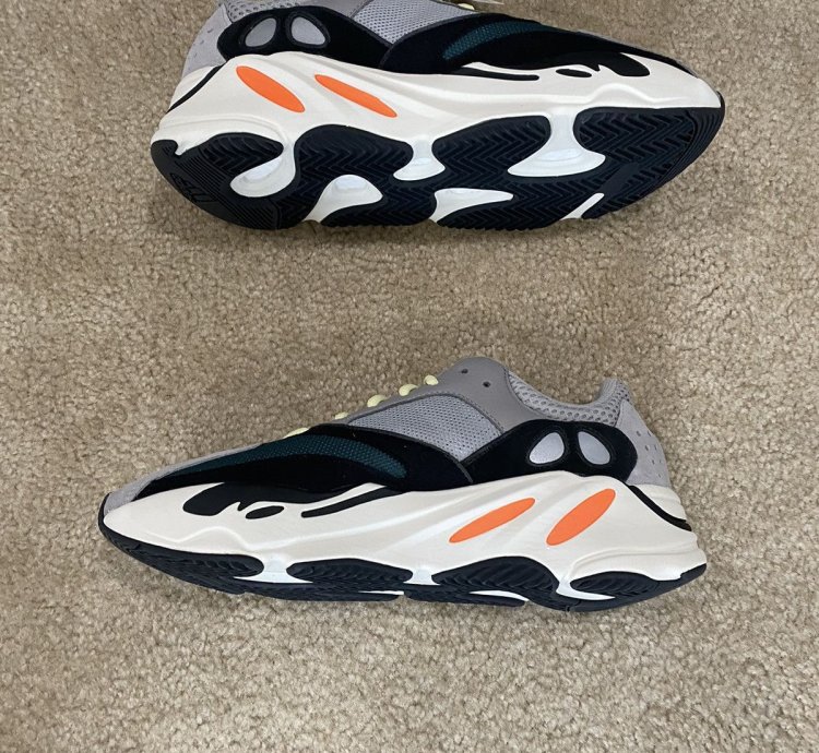 Adidas Yeezy Boost 700 Wave Runner brand New No Box- Us10
