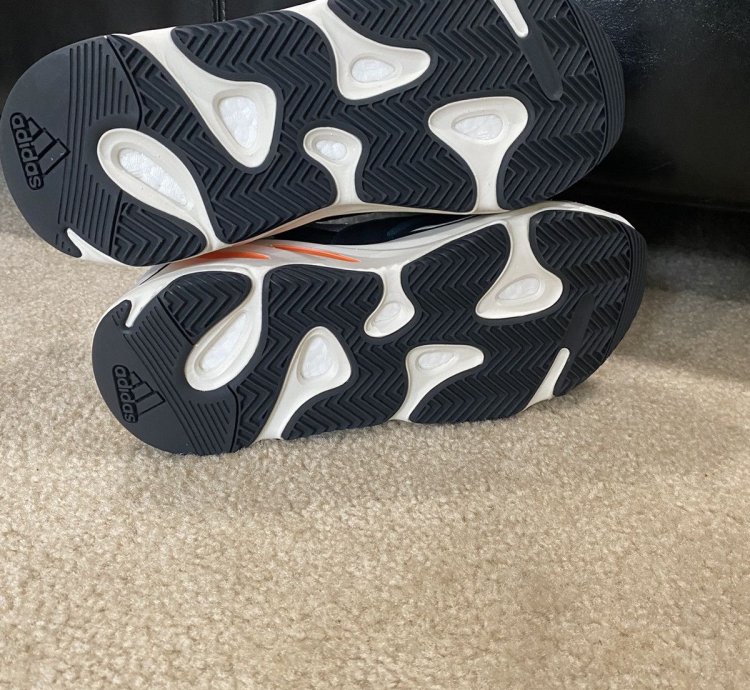 Adidas Yeezy Boost 700 Wave Runner brand New No Box- Us10