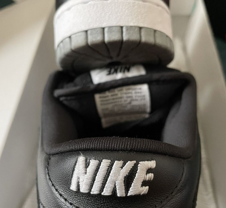 Supreme Sb Dunk Low Metallic Silver Jewel 8