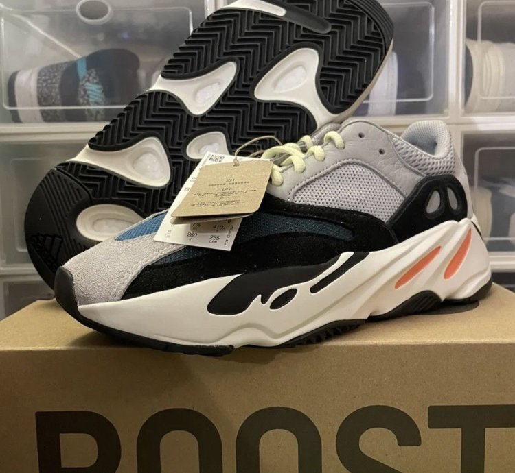 Adidas Yeezy Boost 700 Wave Runner Size 8