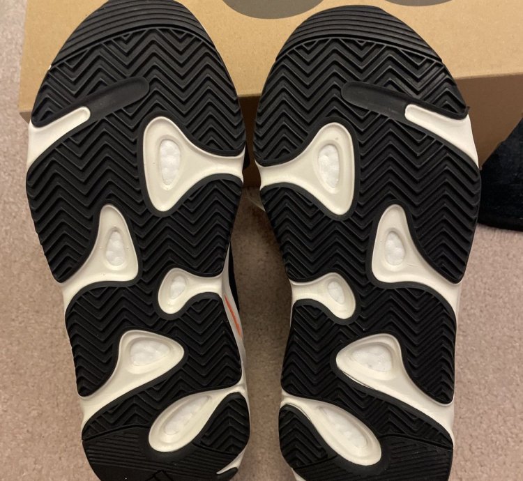 Adidas Yeezy Boost 700 Wave Runner Size 8