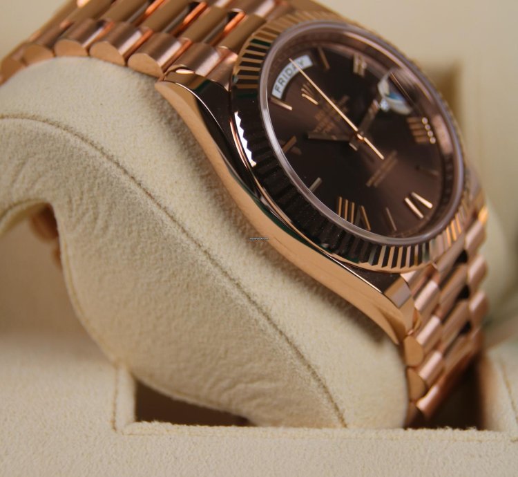 Rolex Day-date 40 2024 New Choco Roman Dial Full Set