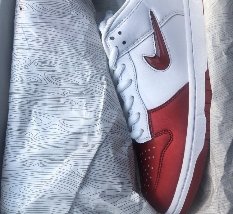 Supreme Sb Dunk Low Red White White Red Varsity Red