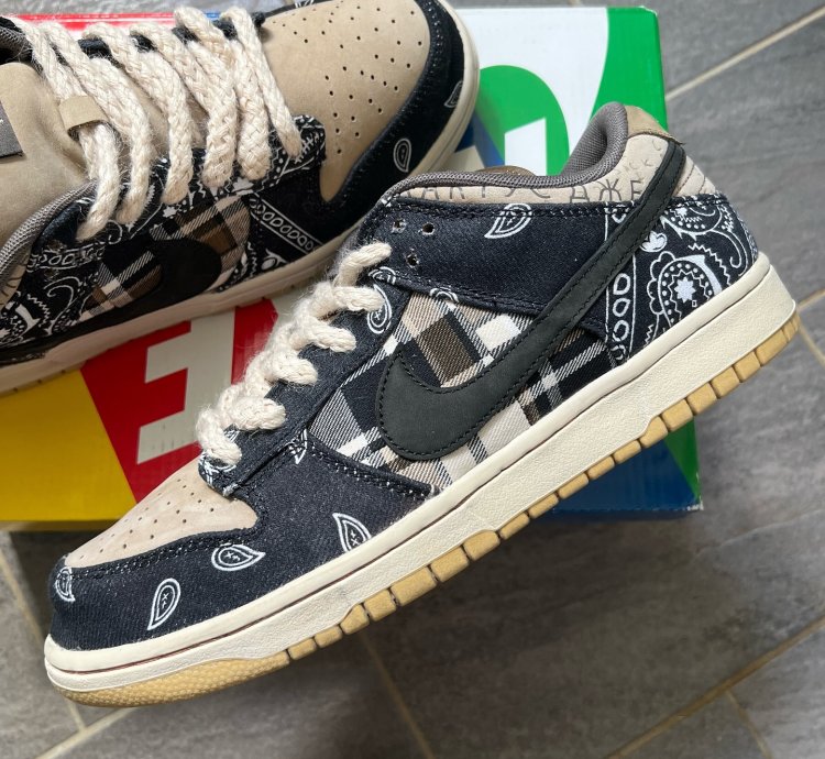 Nike Sb Dunk Low Travis Scott