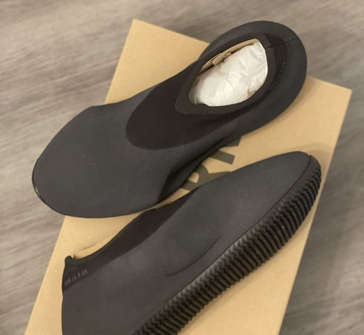 Adidas Yeezy Knit Rnr Onyx Size 11 5m