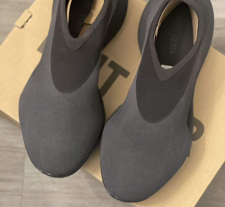 Adidas Yeezy Knit Rnr Onyx Size 11 5m