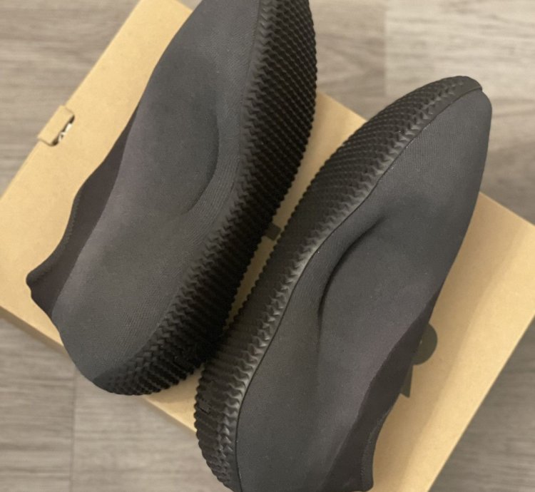 Adidas Yeezy Knit Rnr Onyx Size 11 5m