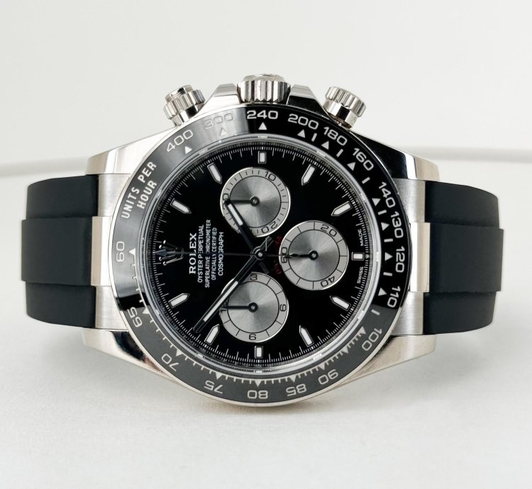 Rolex Daytona 40mm White Gold Black Ceramic Bezel Black Silver Index Dial Oysterflex Bracelet