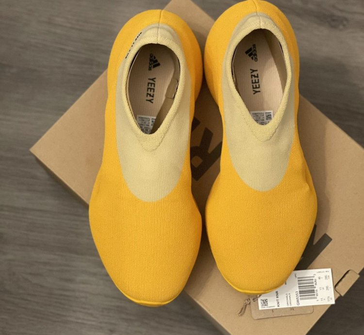 Adidas Yeezy Knit Runner Sulfur Size 11 5m