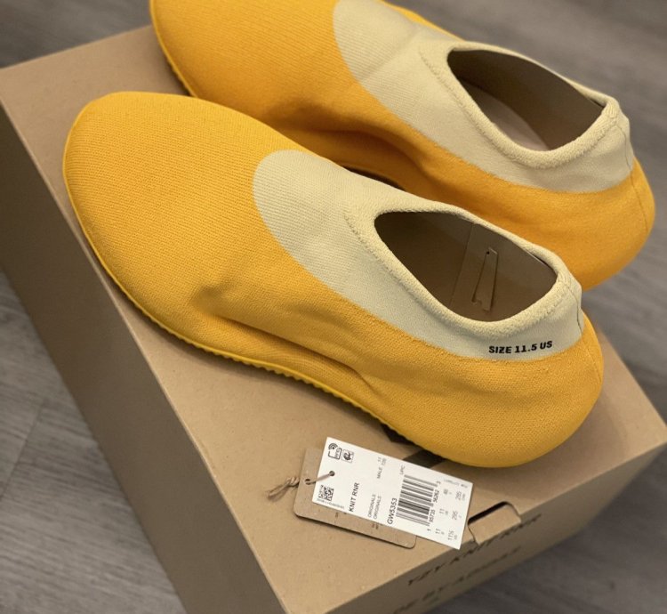 Adidas Yeezy Knit Runner Sulfur Size 11 5m