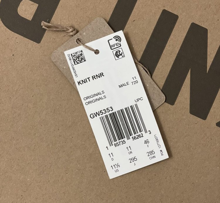 Adidas Yeezy Knit Runner Sulfur Size 11 5m