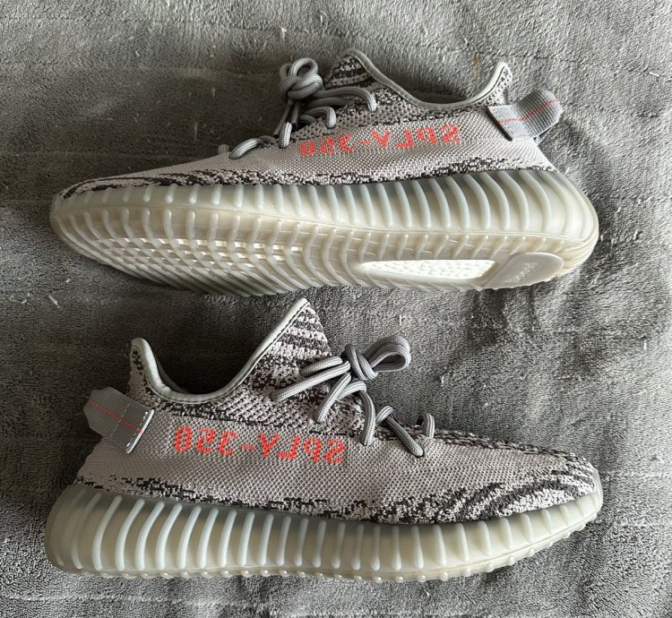 Adidas Yeezy V2 Beluga 2 0