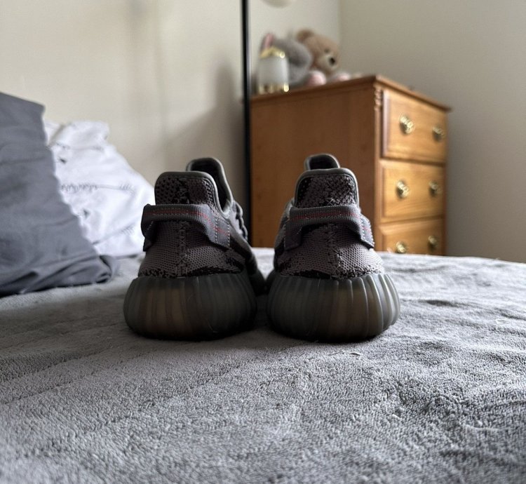 Adidas Yeezy V2 Beluga 2 0