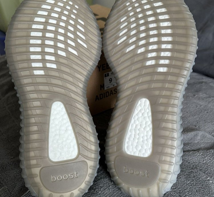 Adidas Yeezy V2 Beluga 2 0