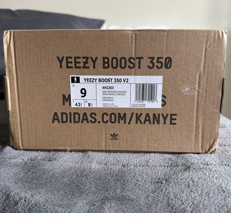 Adidas Yeezy V2 Beluga 2 0