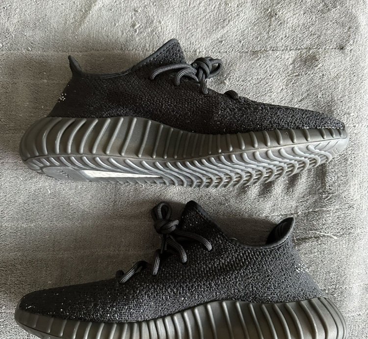 Adidas Yeezy V2 Oreo