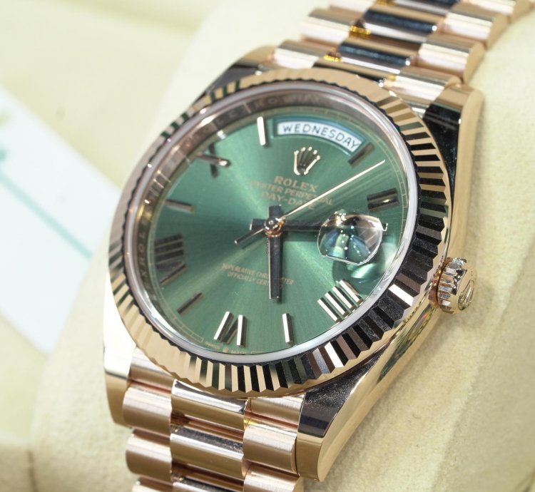 Rolex Day-date 40 2024 Unworn Olive Dial Day-date 40mm 228235