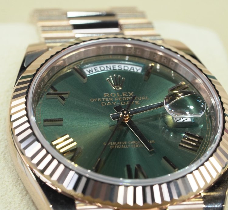 Rolex Day-date 40 2024 Unworn Olive Dial Day-date 40mm 228235