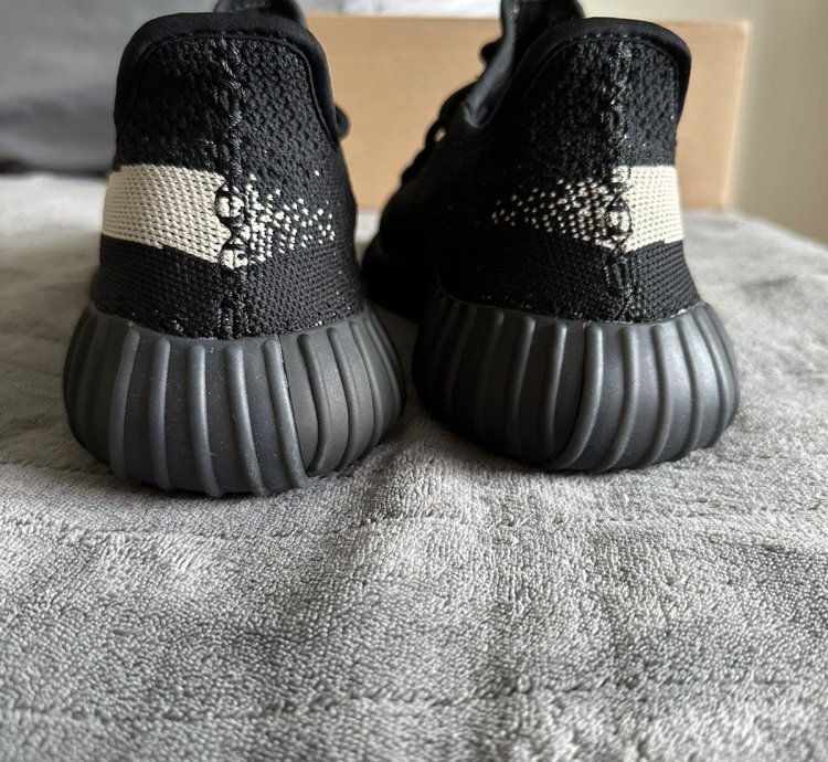 Adidas Yeezy V2 Oreo