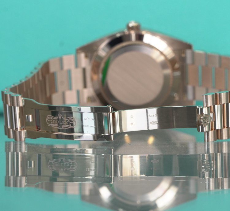 Rolex Day-date 40 2024 Unworn Olive Dial Day-date 40mm 228235