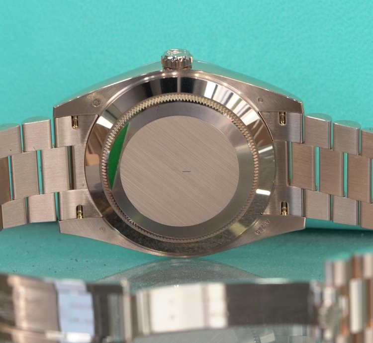 Rolex Day-date 40 2024 Unworn Olive Dial Day-date 40mm 228235
