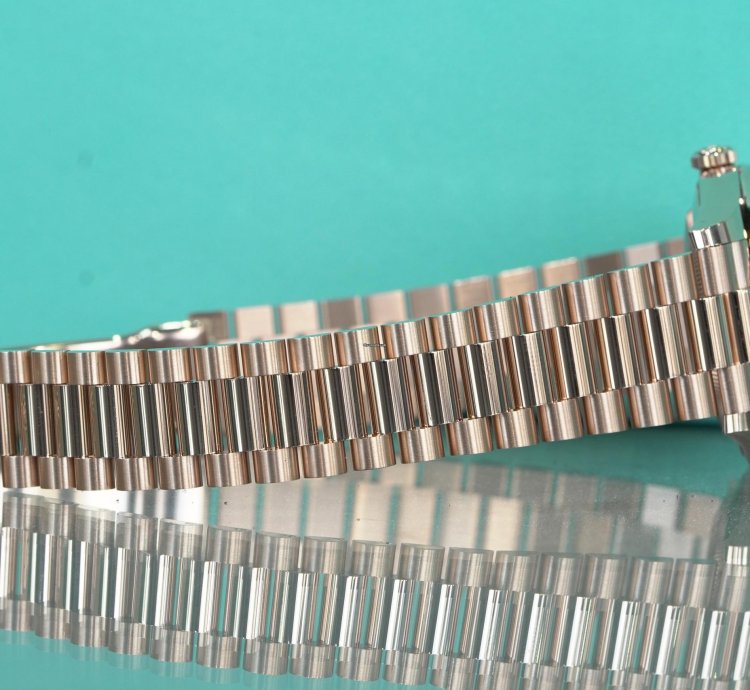 Rolex Day-date 40 2024 Unworn Olive Dial Day-date 40mm 228235