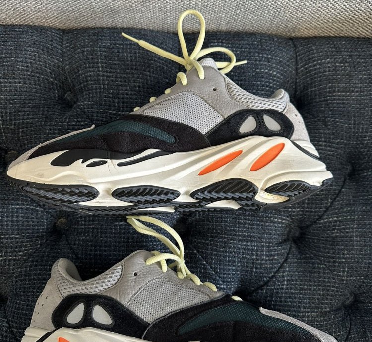 Adidas Yeezy Wave Runner 700 Solid Grey
