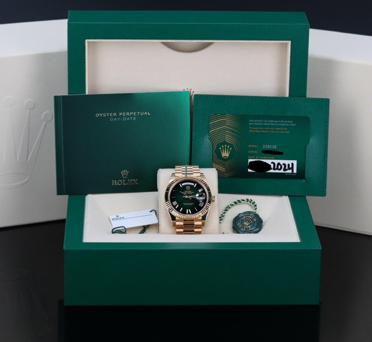 Rolex Day-date 40 2024 Unworn New Green Ombre Dial 40mmyellow Gold President 228238