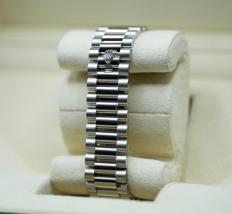 Rolex Day-date 40 2024 White Gold Day-date 40 Green Olive Dial Unworn Box And Papers 228239