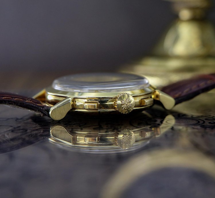 Patek Philippe Chronograph Vintage Chronograph 18kt Yellow Gold Spider Lugs Ref 1579 From Year 1953