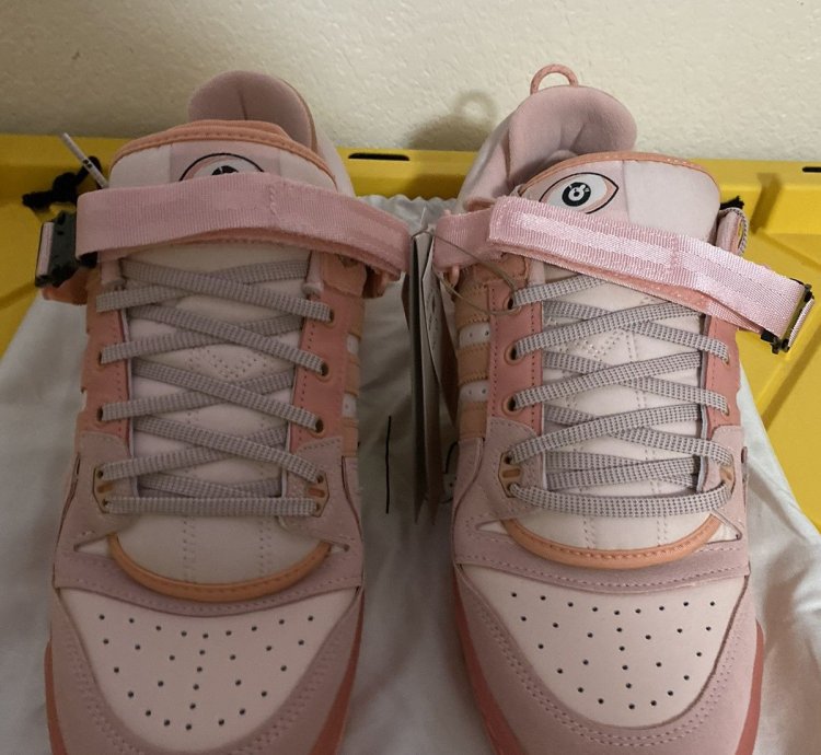 Bad Bunny Forum Buckle Low