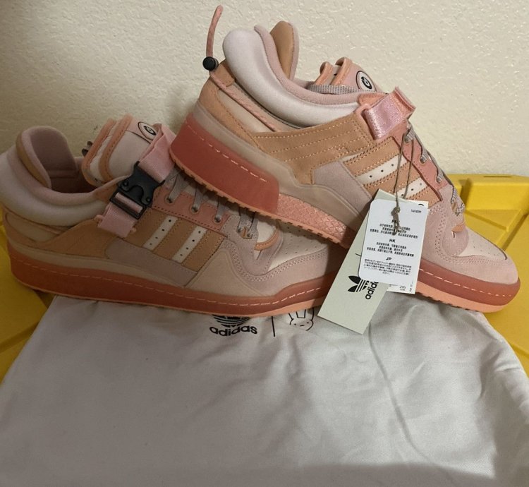 Bad Bunny Forum Buckle Low