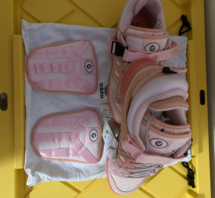 Bad Bunny Forum Buckle Low