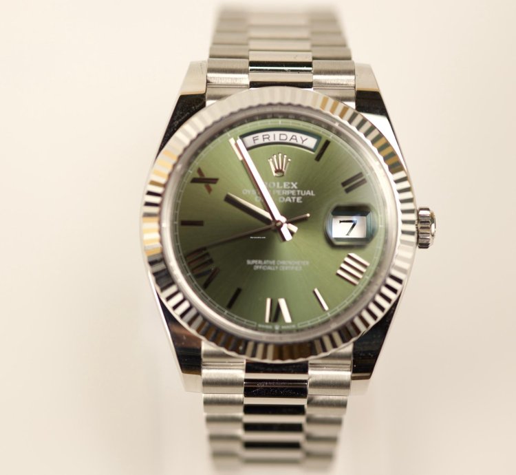 Rolex Day-date 40 2025 Day Date 40 Platinum Olive Dial 228236