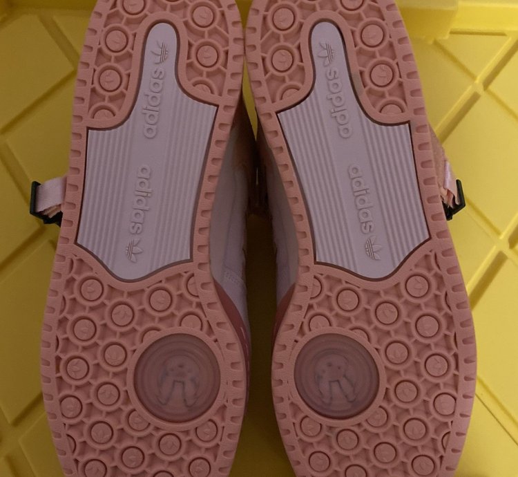 Bad Bunny Forum Buckle Low