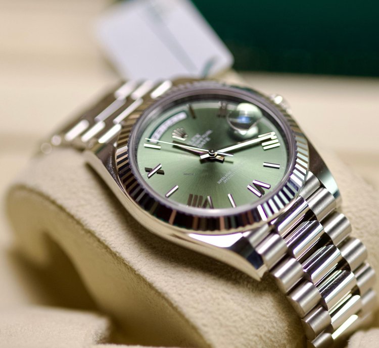 Rolex Day-date 40 2025 Day Date 40 Platinum Olive Dial 228236