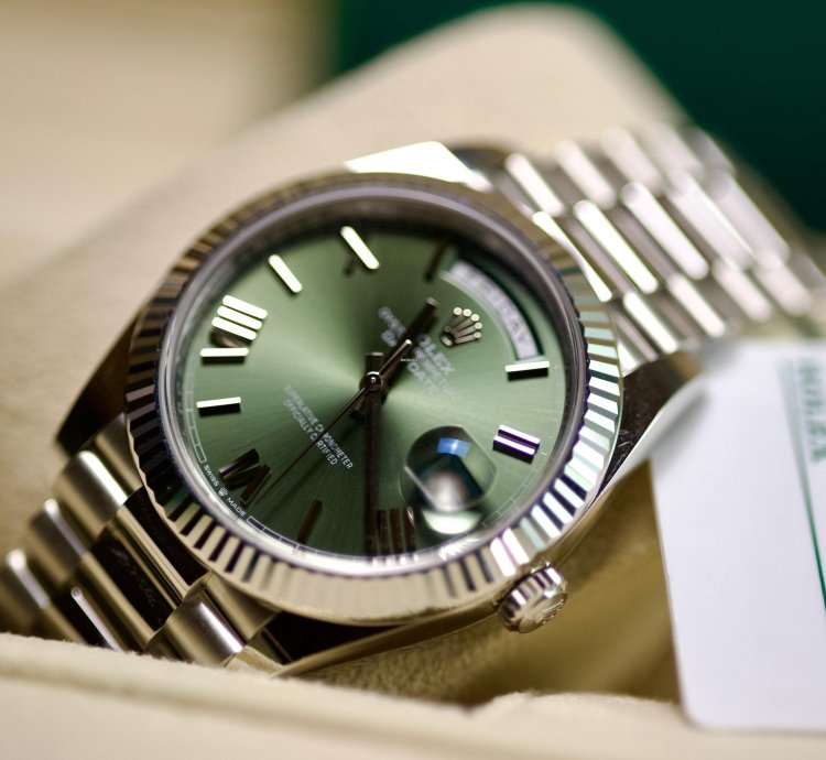 Rolex Day-date 40 2025 Day Date 40 Platinum Olive Dial 228236