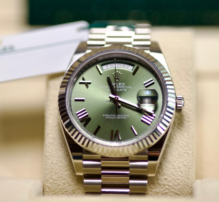 Rolex Day-date 40 2025 Day Date 40 Platinum Olive Dial 228236