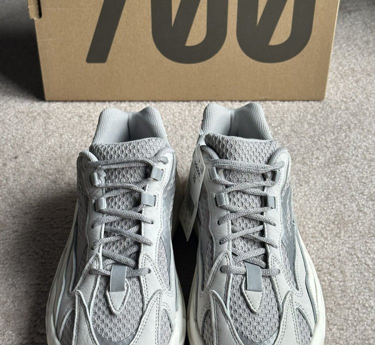 Brand New Adidas Yeezy Boost 700 V2 - Static 2018 Version
