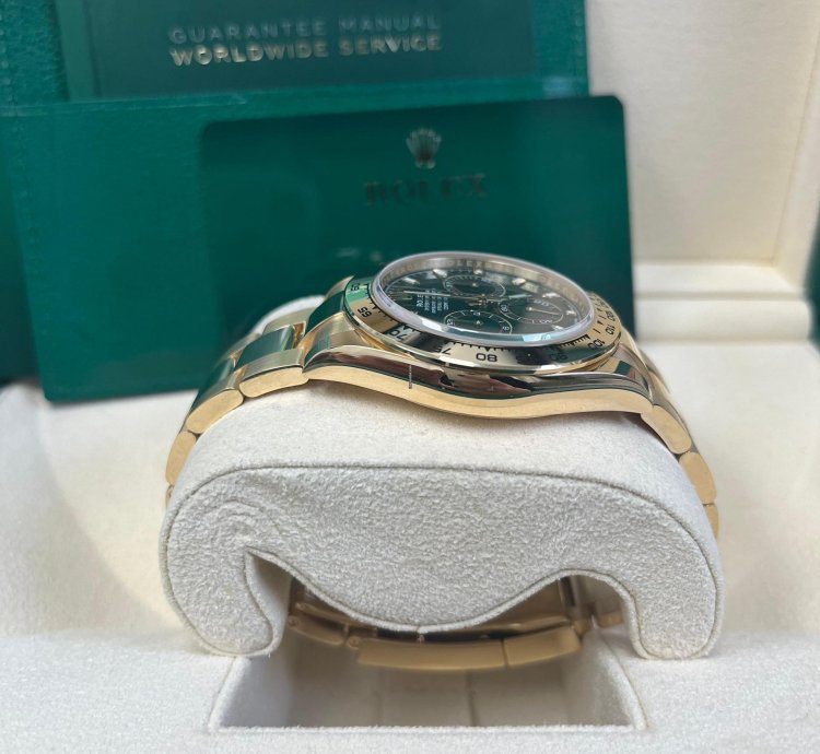 Rolex Daytona 40mm Yellow Gold Cosmograph Green Index Dial 116508