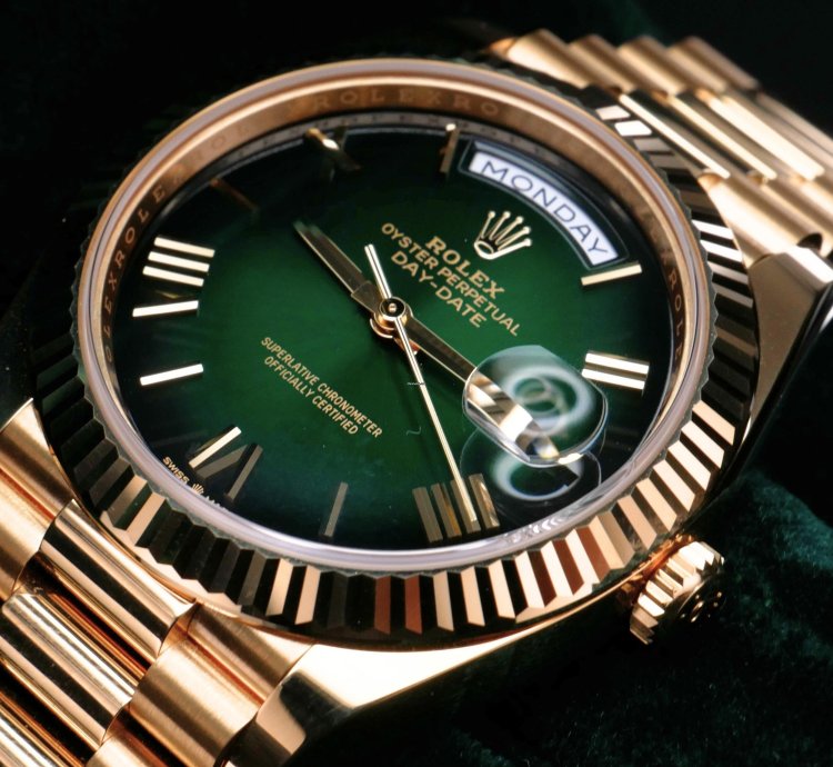 Rolex Day-date 40 2025 New Unworn Day-date Green Ombre Gradient Yellow Gold President 228238-0069