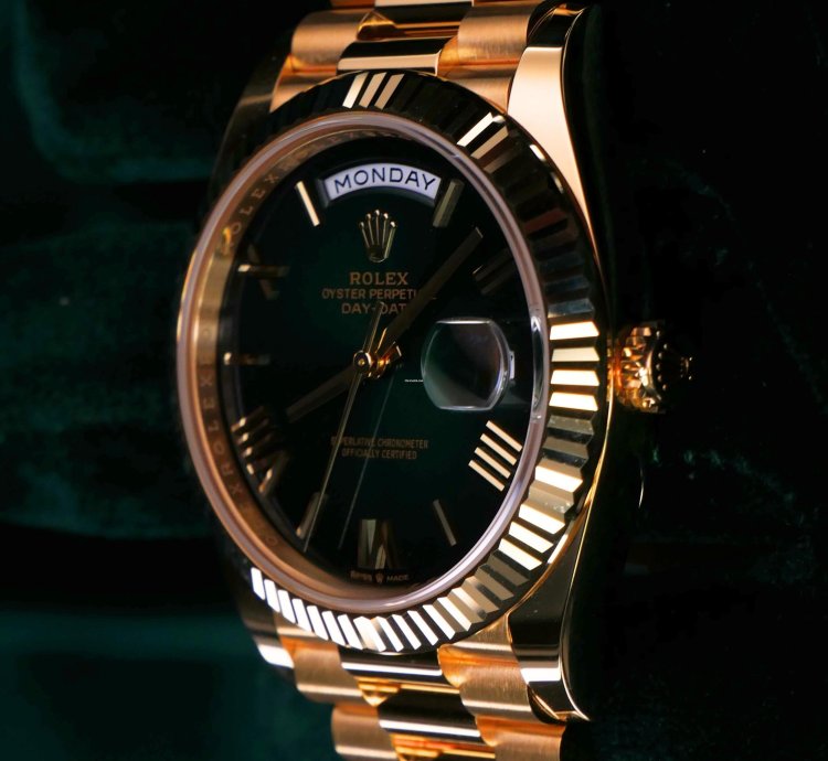 Rolex Day-date 40 2025 New Unworn Day-date Green Ombre Gradient Yellow Gold President 228238-0069
