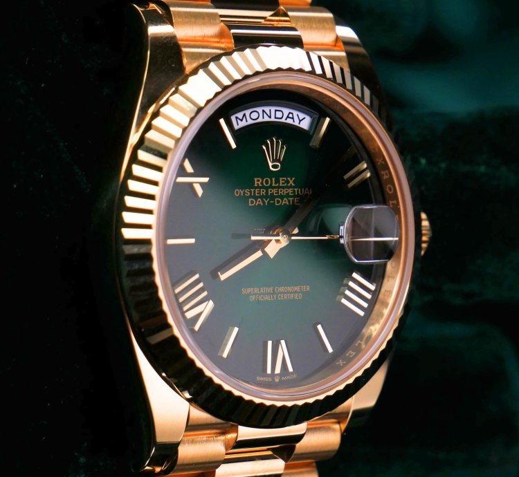 Rolex Day-date 40 2025 New Unworn Day-date Green Ombre Gradient Yellow Gold President 228238-0069