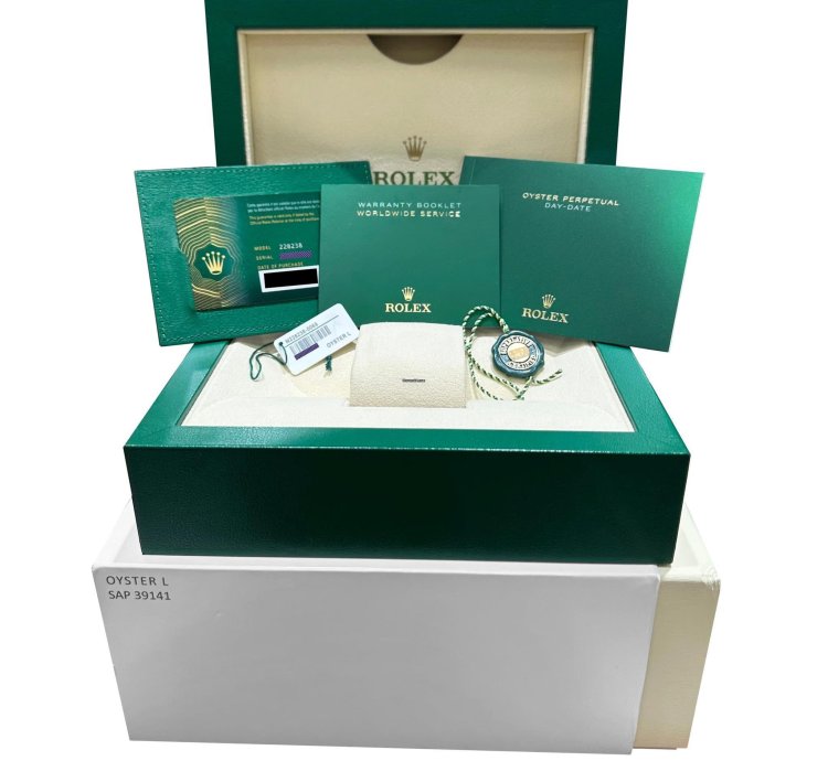Rolex Day-date 40 2025 Rolex Day-date President 40mm Green Ombre 18k Gold 228238 Box