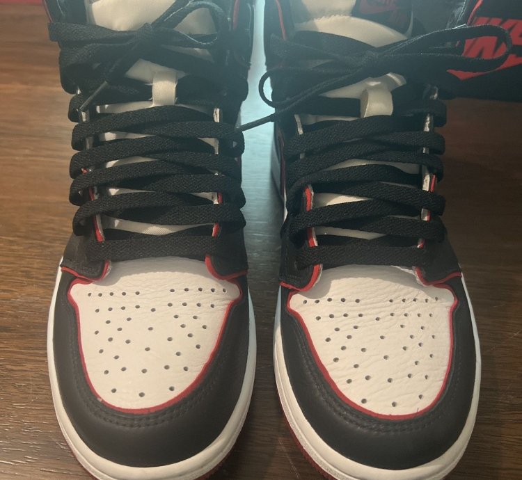 Air Jordan 1 Retro High Og Bloodline