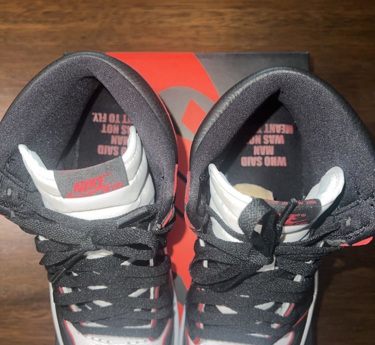 Air Jordan 1 Retro High Og Bloodline